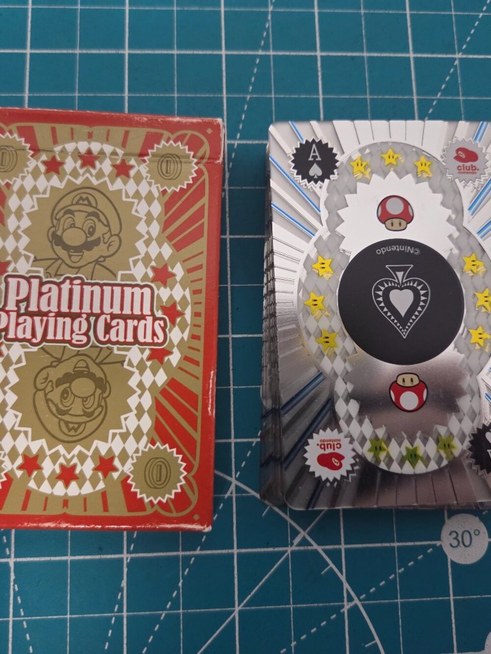 Platinum Playing Cards Official Club Nintendo Collection Mario Bros 2012 - Picture 1 of 3